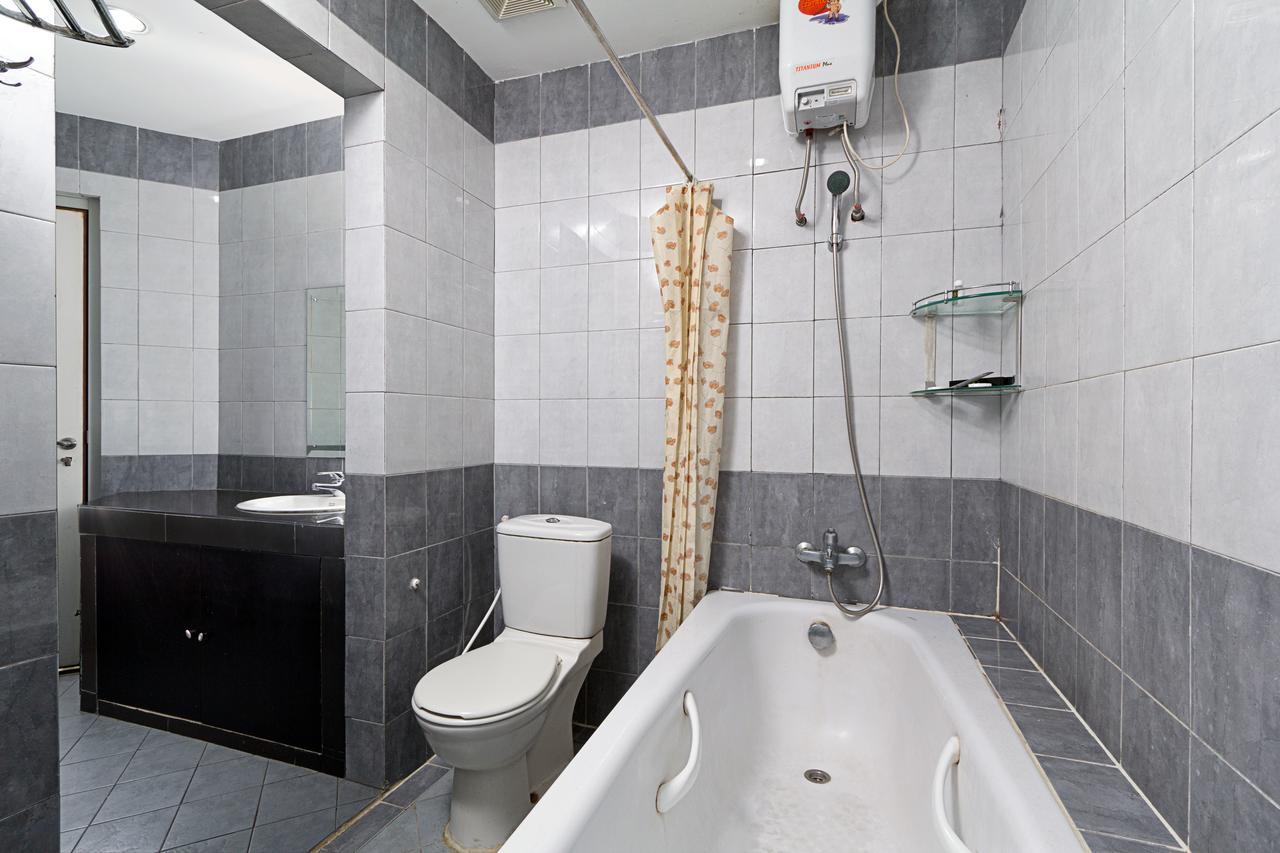 Hotel Golden Sky Pluit Jakarta Exterior photo