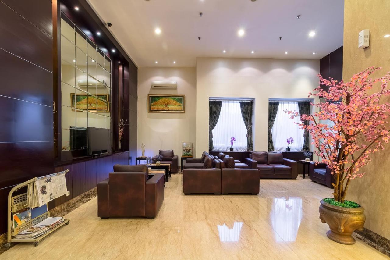 Hotel Golden Sky Pluit Jakarta Exterior photo